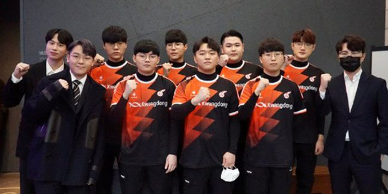 多米尼加新 多米尼加新